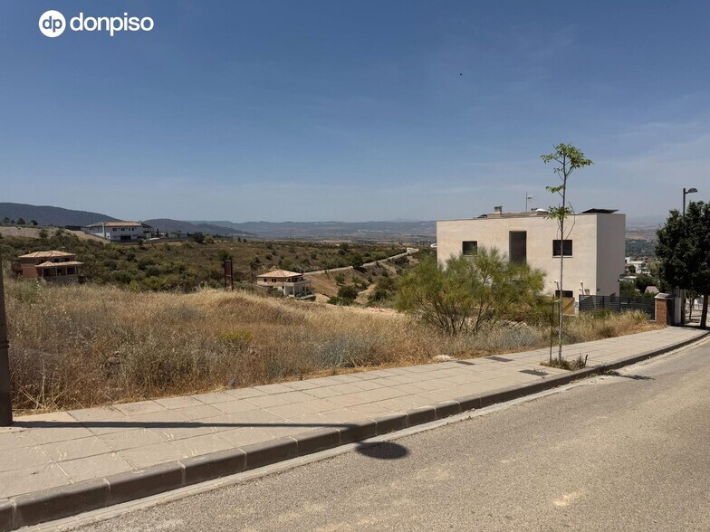 Calle Pinos Puente, 12, La Zubia, Granada for sale - Primary Photo - Image 1 of 21