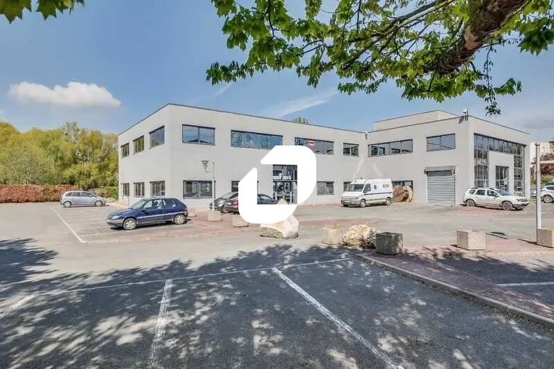 Office in Palaiseau to rent Building Photo- Image 1 of 12