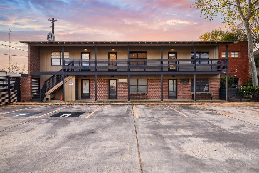 2412 Bartlett St, Houston, TX for rent - Building Photo - Image 1 of 27