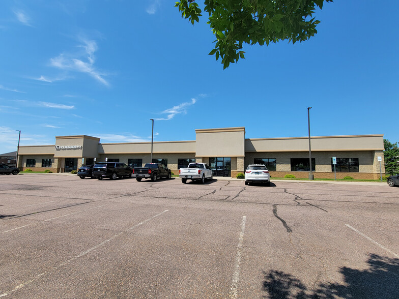 5120 S Solberg Ave, Sioux Falls, SD for rent - Building Photo - Image 1 of 28