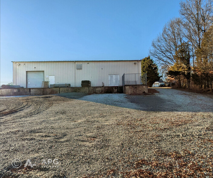 710 S Foushee St, Roxboro, NC for rent - Building Photo - Image 2 of 15