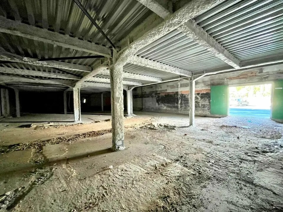 Location Commerce 518 m² - Photo 1