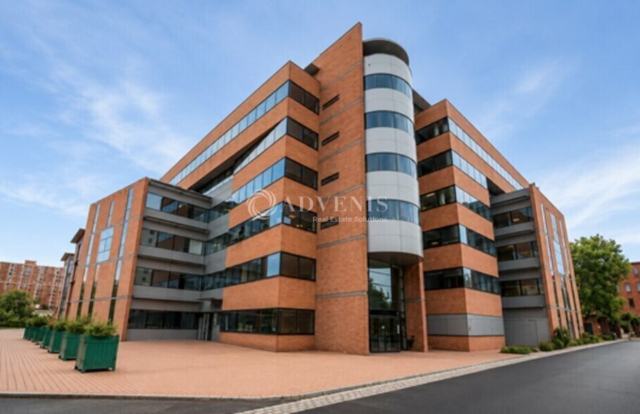 23 Rue Raspail, Ivry-sur-Seine to rent - Building Photo - Image 1 of 12
