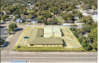 2121 W Waco Dr, Waco, TX for rent Building Photo- Image 1 of 3