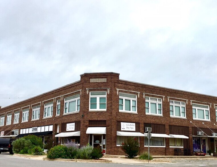 1008 W 2nd St, Sulphur, OK for sale - Primary Photo - Image 1 of 1