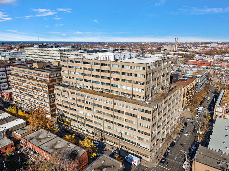 5333-5335 Av Casgrain, Montréal, QC for rent - Building Photo - Image 1 of 6