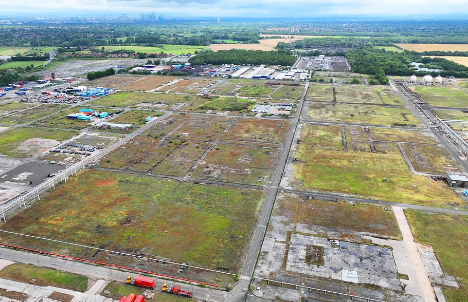 70 A1 Rd, Manchester to rent - Building Photo - Image 2 of 6