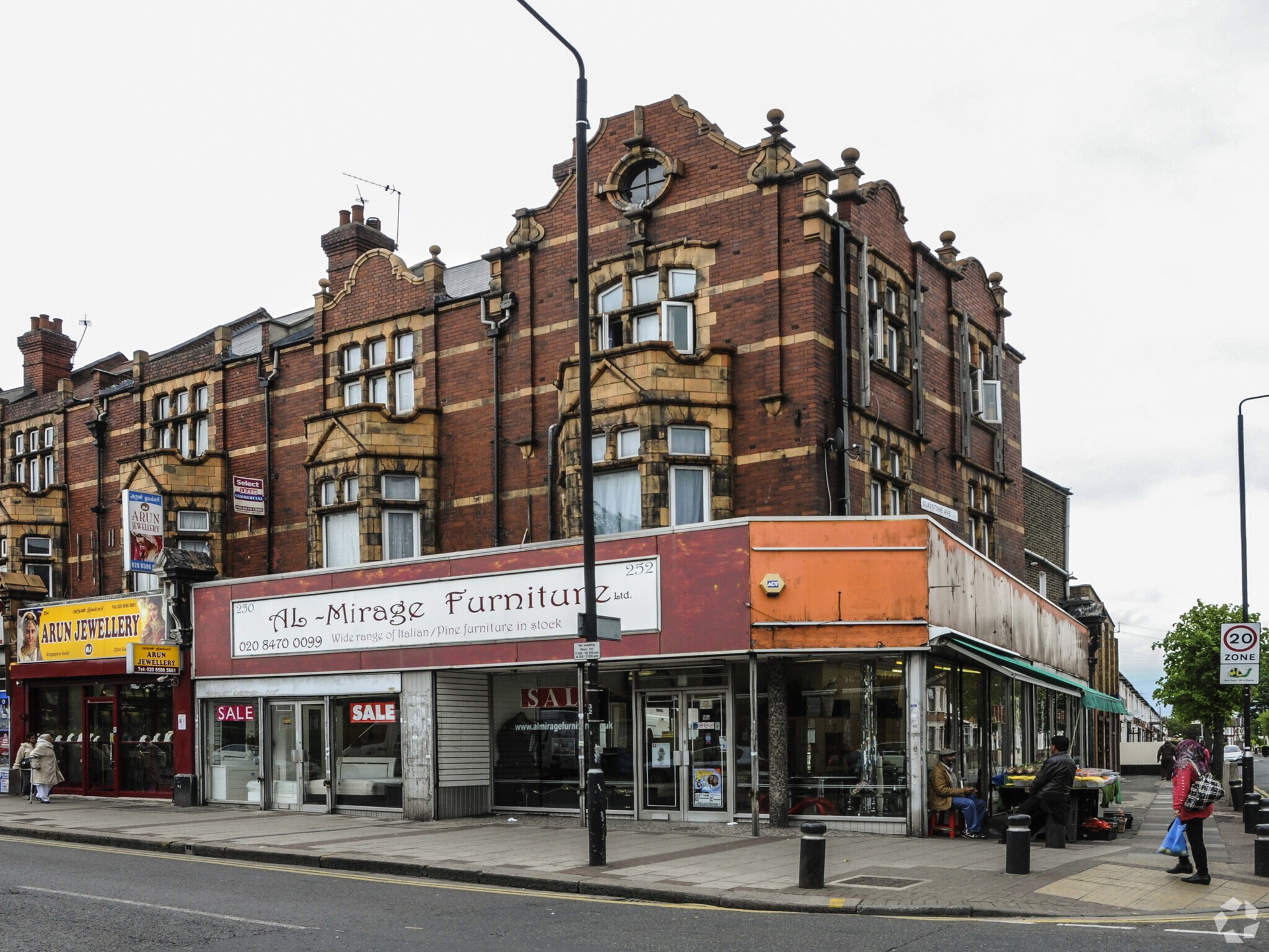 250-252 High St N, London for sale Primary Photo- Image 1 of 1
