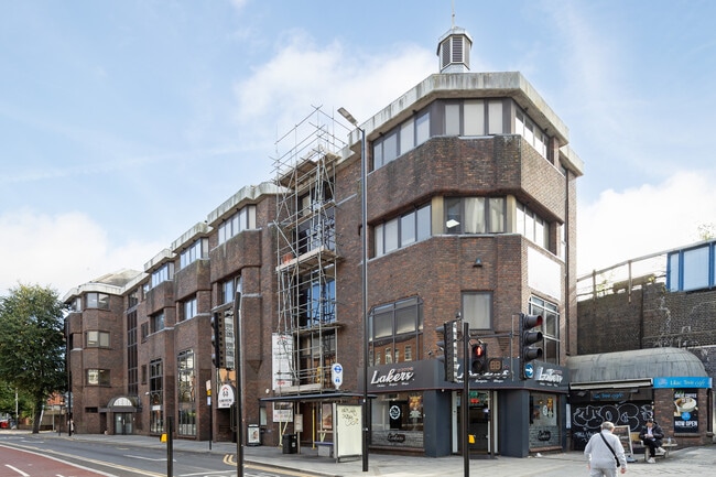 More details for 2-4 Eastern Rd, Romford - Office to Rent