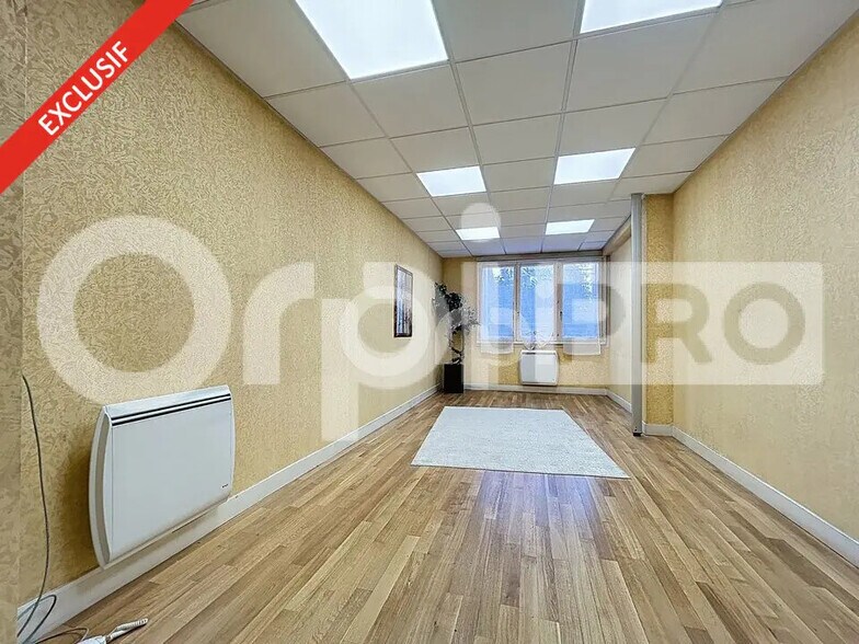Office in Chantilly for sale - Building Photo - Image 3 of 6