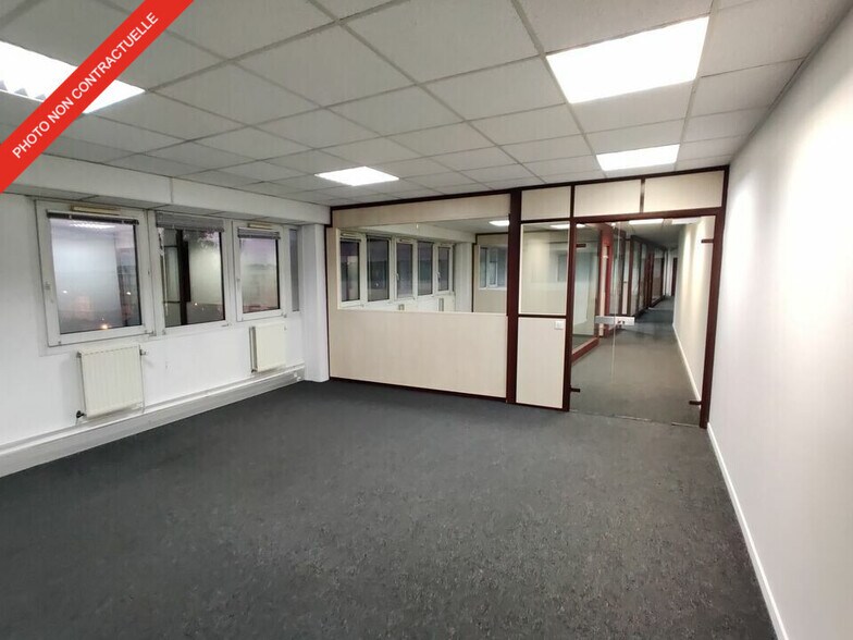 Office in Massy to rent - Interior Photo - Image 2 of 6