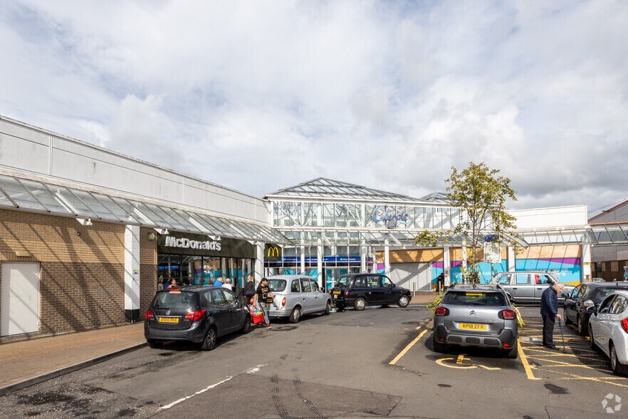 Clyde Shopping Centre, Clydebank for rent - Building Photo - Image 1 of 4