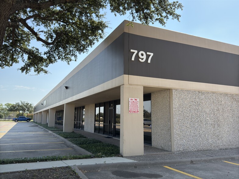 777 N Grove Rd, Richardson, TX for rent - Building Photo - Image 3 of 5