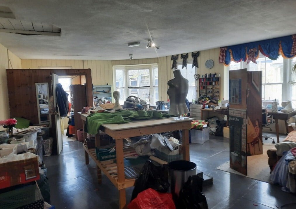 46 Trelowarren St, Camborne to rent Interior Photo- Image 1 of 3