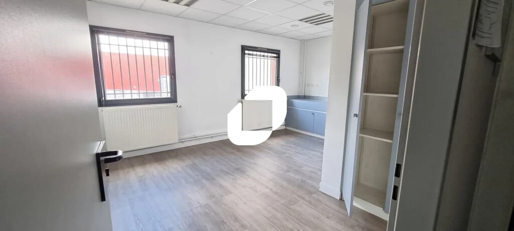 Location Bureaux 30 m² à 476 m² - Photo 1