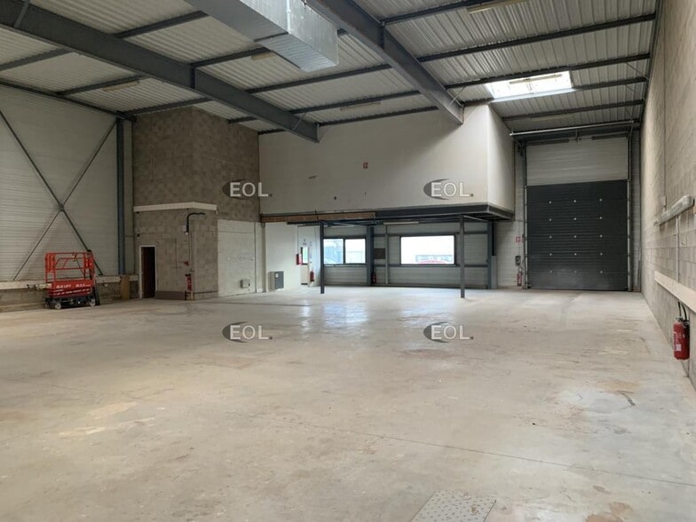 Light Industrial in Saint-Brice-sous-Forêt to rent - Interior Photo - Image 2 of 6