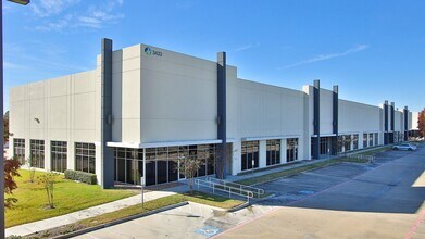 3423 N Sam Houston Pky W, Houston, TX for rent Building Photo- Image 1 of 17