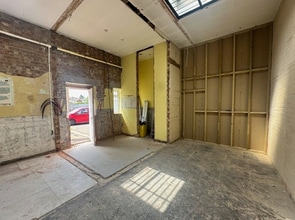 364 Ashley Rd, Poole to rent Interior Photo- Image 1 of 2