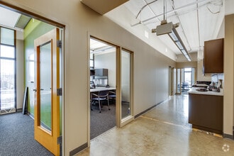 4600 W 77th St, Edina, MN to rent Interior Photo- Image 2 of 5