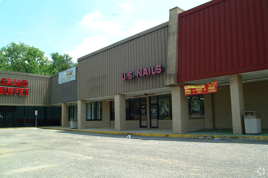 205 S Elm St, Tuskegee, AL for rent - Building Photo - Image 3 of 11