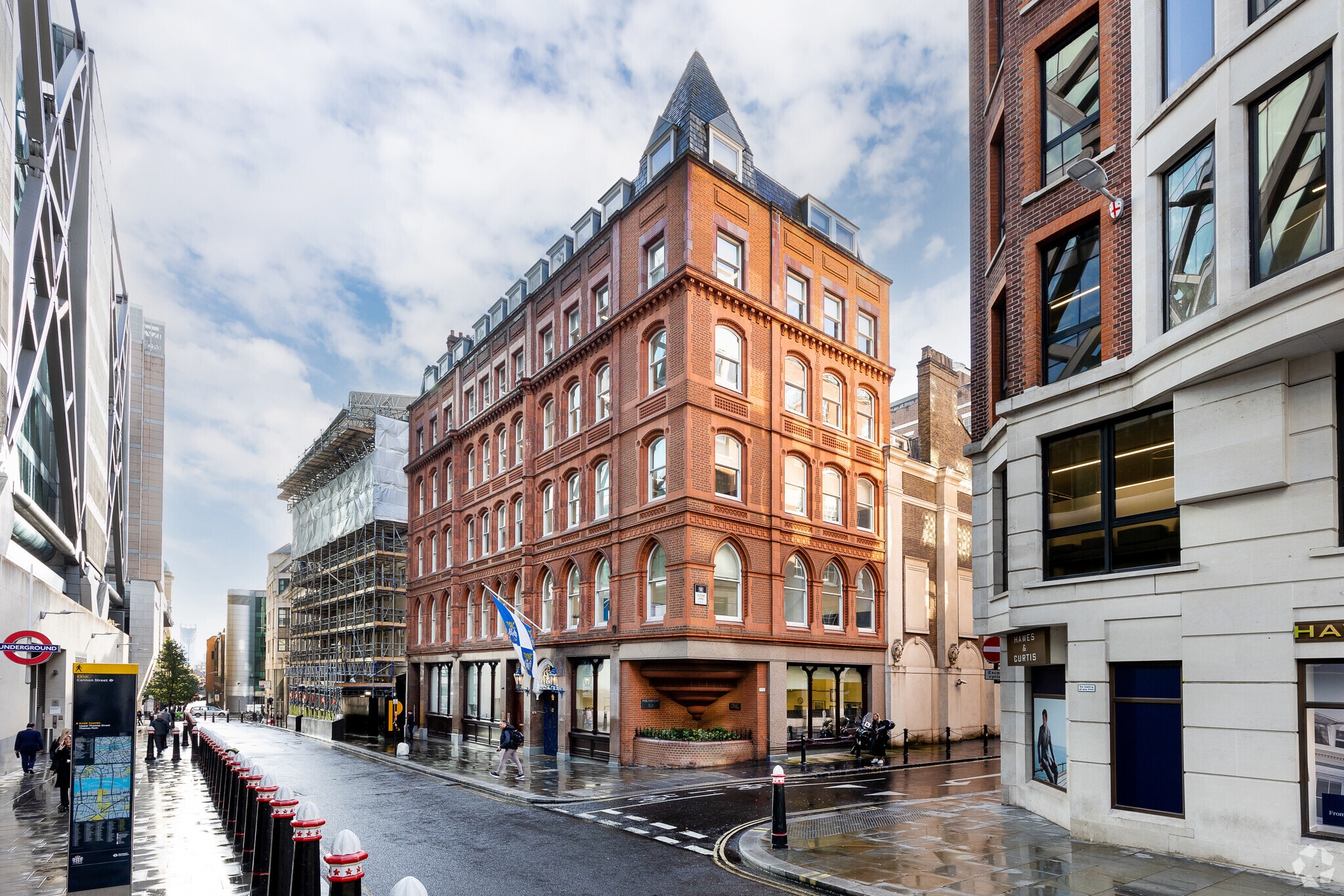 6 Dowgate Hl, London to rent Building Photo- Image 1 of 10
