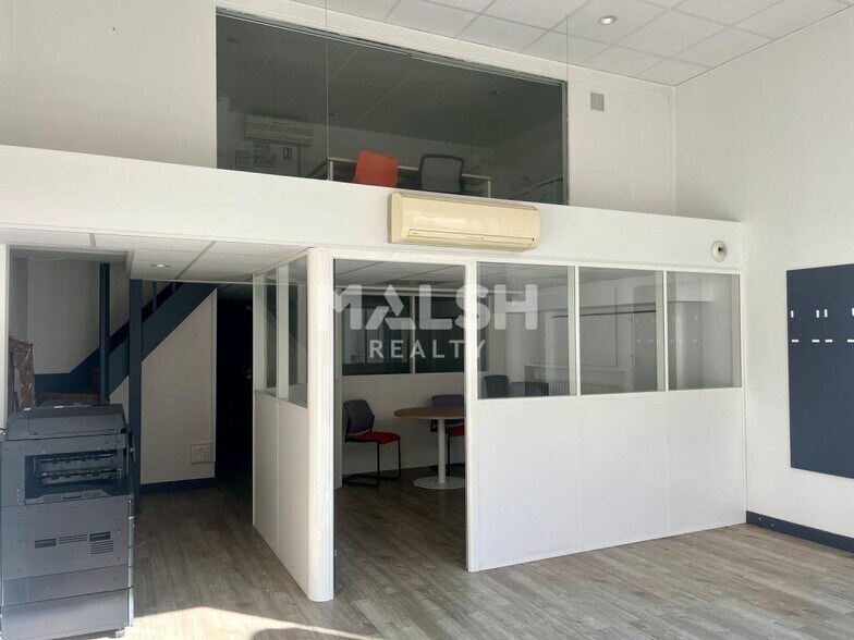 Retail in Villeurbanne to rent - Interior Photo - Image 3 of 12