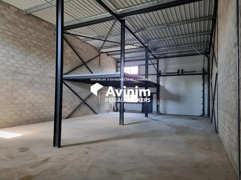 Vente Entrepôt 231 m² - Photo 1