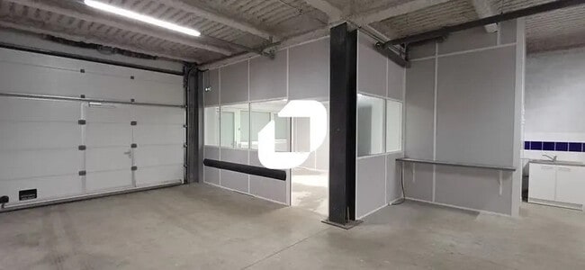 Location Local d'activités 170 m²