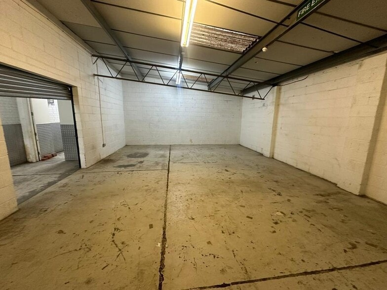 2 Cowgate Rd, Greenford to rent - Building Photo - Image 3 of 50