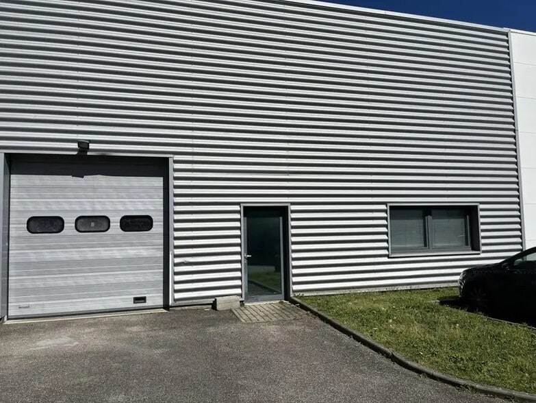 Light Industrial in Décines-Charpieu to rent - Building Photo - Image 3 of 20