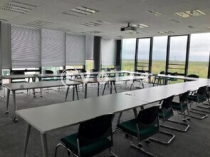 8 Avenue De Lunca, Montigny-le-Bretonneux to rent Building Photo- Image 2 of 4