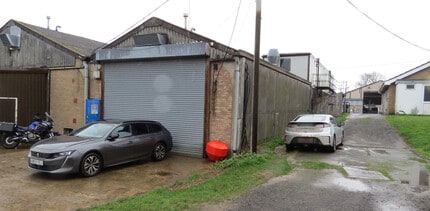 Barnwell Rd, Oundle to rent Primary Photo- Image 1 of 4