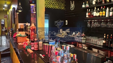 Retail in Madrid, Madrid to rent Interior Photo- Image 2 of 6