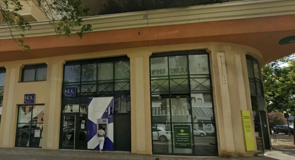 Office in Valence to rent - Building Photo - Image 2 of 9