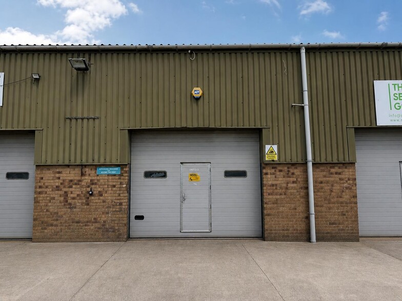 Lyncastle Way, Warrington to rent - Building Photo - Image 2 of 2