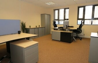 16 Tetbury Rd, Cirencester to rent Interior Photo- Image 1 of 1