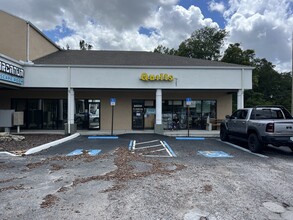 26230-26316 Wesley Chapel Blvd, Lutz, FL for rent Building Photo- Image 1 of 3