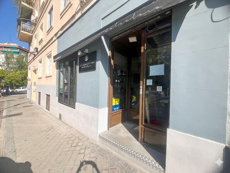 Retail in Madrid, Madrid to rent - Building Photo - Image 3 of 4