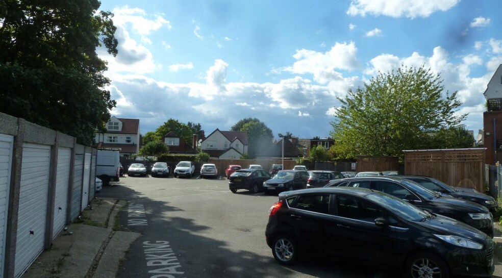 1-8 Grand Parade, Surbiton for sale - Primary Photo - Image 1 of 1