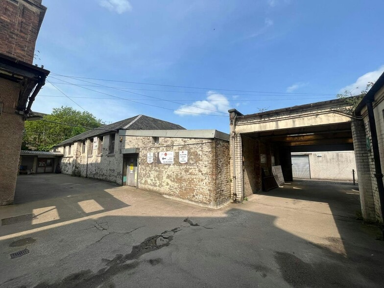 Portfolio of 2 properties for sale on LoopNet.co.uk - Building Photo - Image 3 of 8