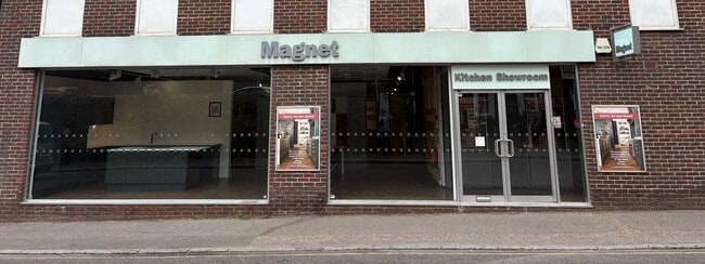 More details for 120 South St, Dorking - Retail to Rent
