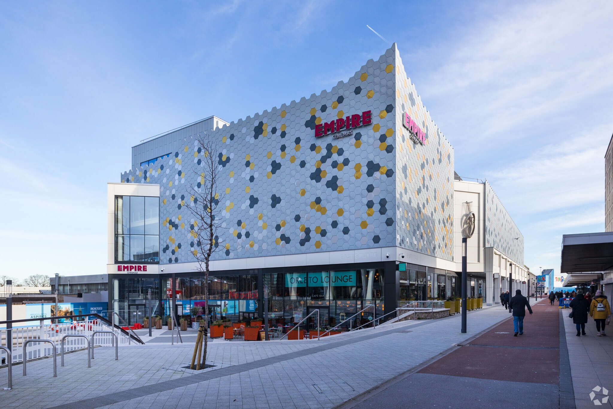 East Sq, Basildon to rent Primary Photo- Image 1 of 4