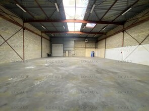 Light Industrial in Méry-sur-Oise to rent Interior Photo- Image 2 of 4