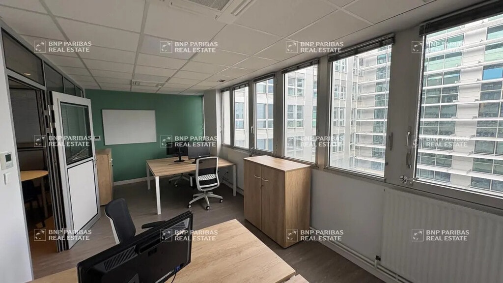 Vente Bureaux 63 m² - Photo 1