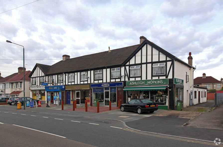 209-217 Brampton Rd, Bexleyheath for rent - Primary Photo - Image 1 of 4