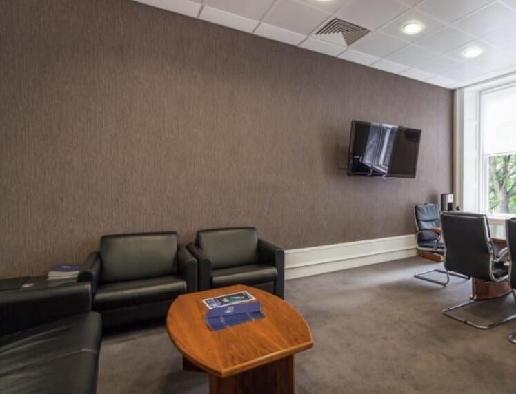 8-9 Bon Accord Crescent, Aberdeen to rent Interior Photo- Image 1 of 2