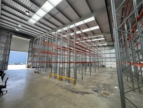 43 Western Rd, Bracknell to rent Interior Photo- Image 1 of 10