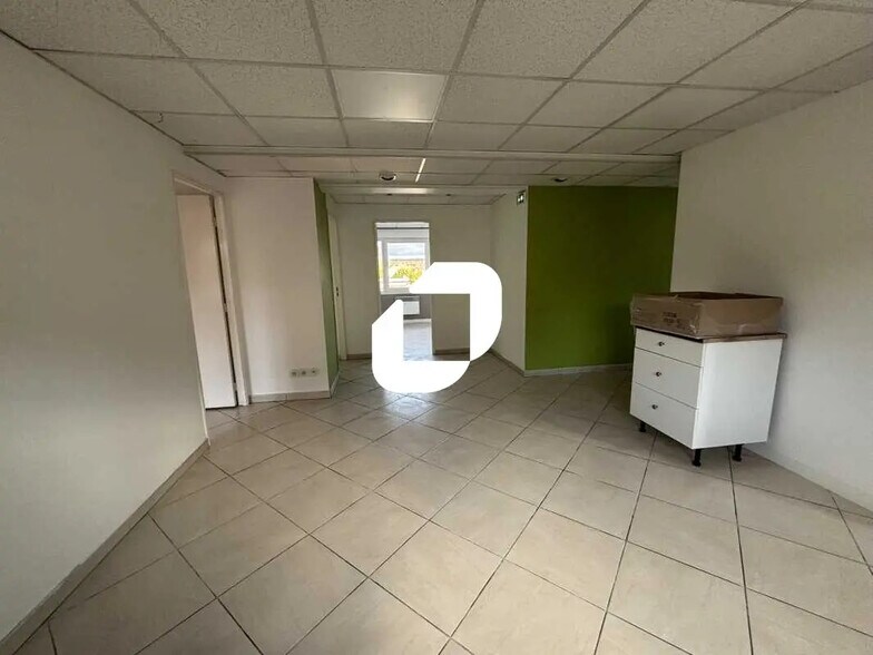 Office in Ris-Orangis to rent - Interior Photo - Image 3 of 10