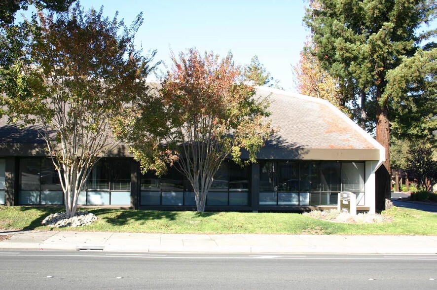 20883 Stevens Creek Blvd, Cupertino, CA for rent - Primary Photo - Image 1 of 14