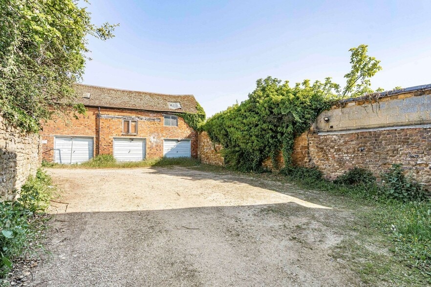 1 Hudson St, Deddington for sale - Building Photo - Image 2 of 4